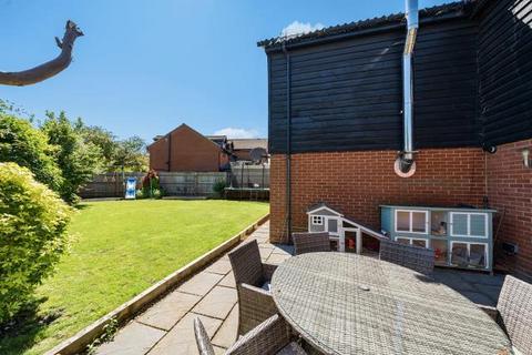 22 Fanshawe Road, Thame, OX9 3LF