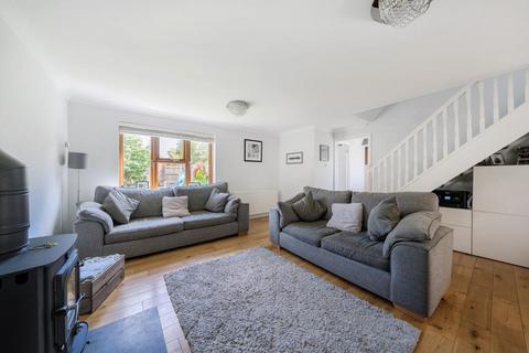22 Fanshawe Road, Thame, OX9 3LF