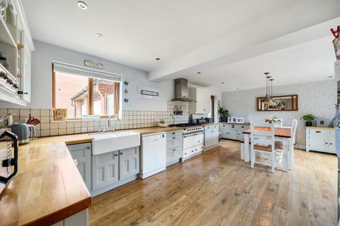 22 Fanshawe Road, Thame, OX9 3LF