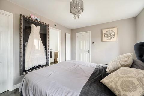 22 Fanshawe Road, Thame, OX9 3LF