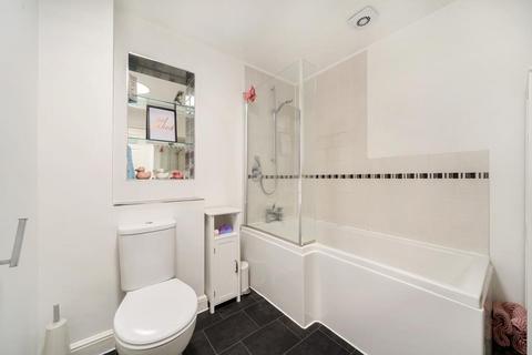 22 Fanshawe Road, Thame, OX9 3LF