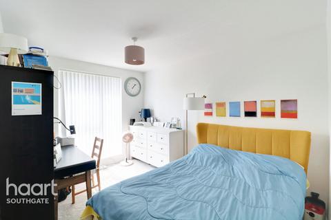 3 bedroom duplex for sale, Welham Road, Southgate