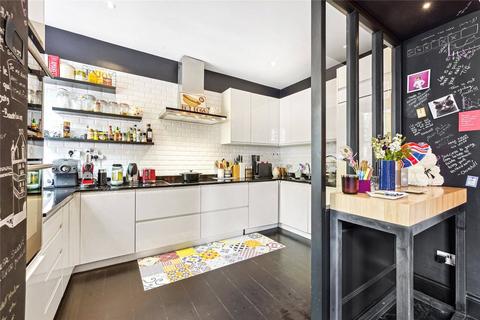 3 bedroom flat to rent, Old Brompton Road, Earls Court, London