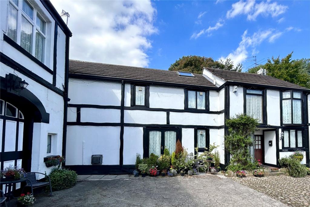 Westerhill, AshtonunderLyne, Greater Manchester, OL7 4 bed semi