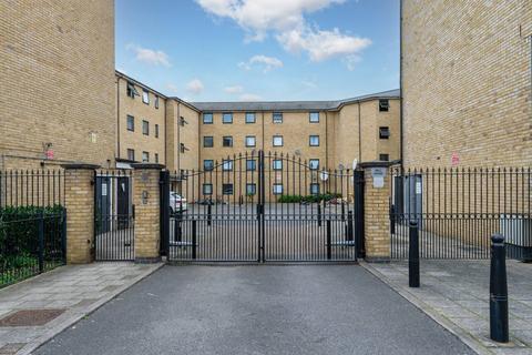 2 bedroom flat for sale - Hirst Crescent, North Wembley, Wembley, HA9