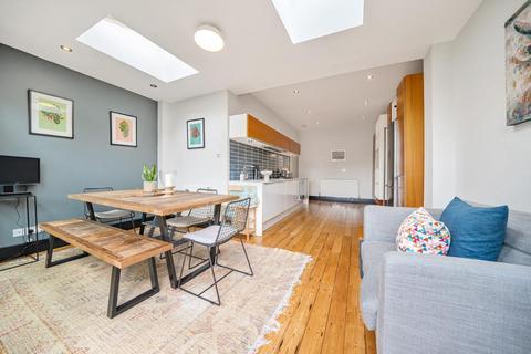 17 Bridgford Street, London, SW18 3TQ