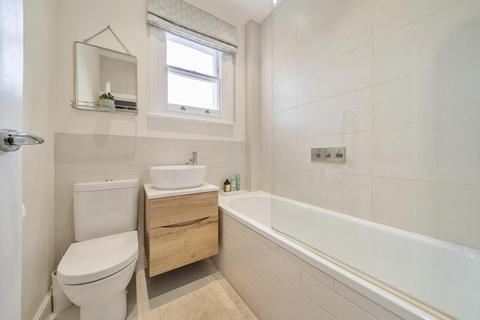 17 Bridgford Street, London, SW18 3TQ