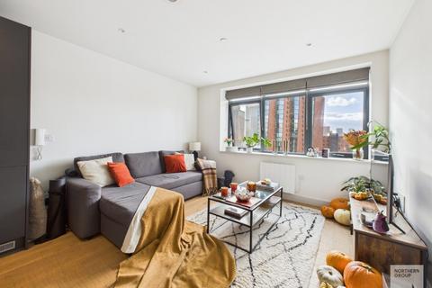 Apt 17 :: One Vesta Street