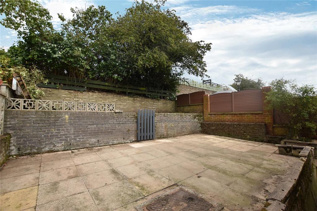 Grasmere Road, Royton, Oldham, Greater Manchester, OL2 3 bed semi