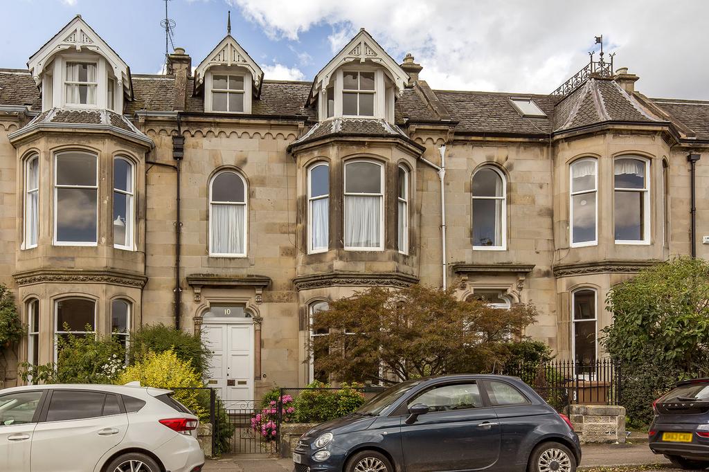 10 Moston Terrace, Edinburgh, EH9 2DE 1 bed flat £390,000