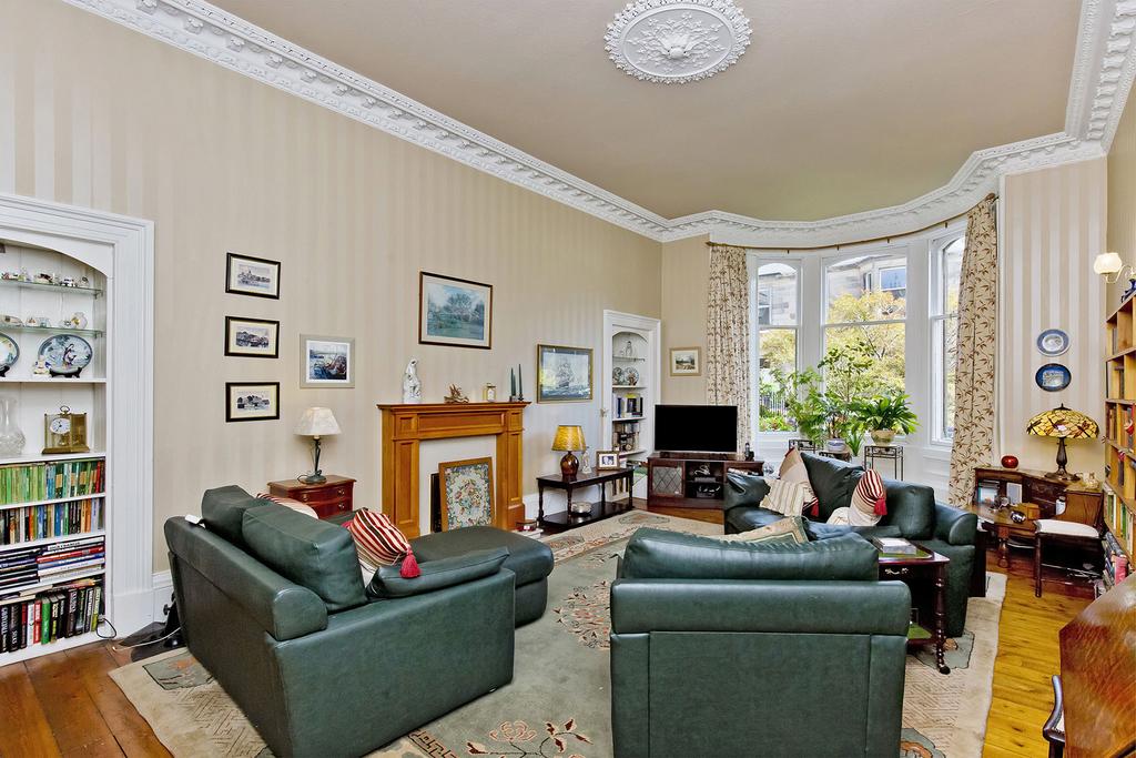 10 Moston Terrace, Edinburgh, EH9 2DE 1 bed flat £390,000