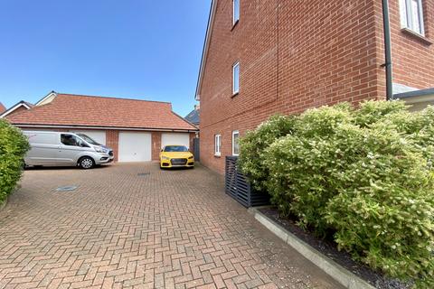 3 bedroom townhouse for sale, Hedley Way, Hailsham, East Sussex, BN27