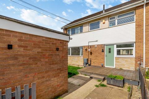 35 Blakeley Grove, Wakefield, WF2 9PN