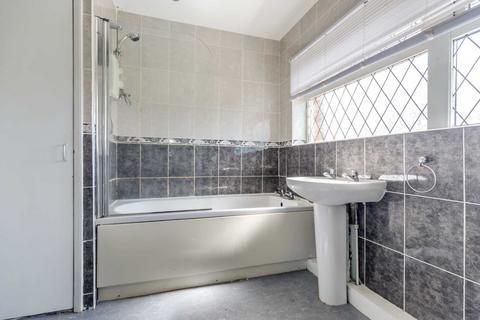 35 Blakeley Grove, Wakefield, WF2 9PN