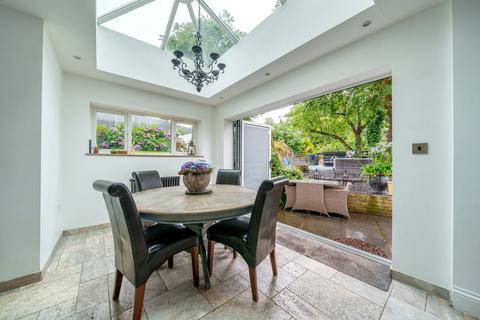 2 Baconsmead, Denham, Uxbridge, UB9 5AY