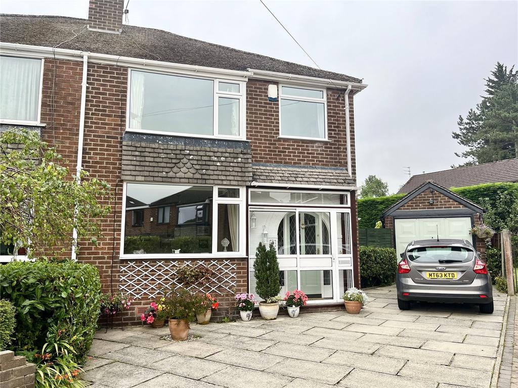 Links Road, Marple, Stockport, SK6 3 bed semidetached house for sale