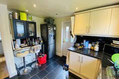 3 bedroom semi-detached house to rent, Shayfield Drive, Manchester, M22