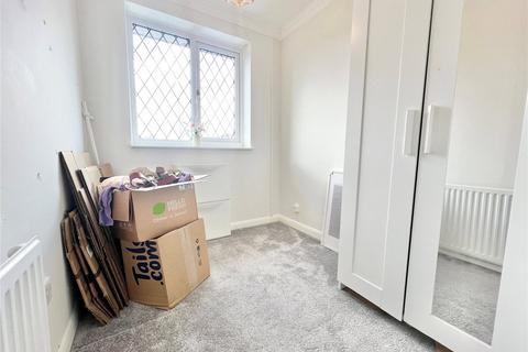 20 Chestnut Gardens, Denton, Manchester, M34 6AE