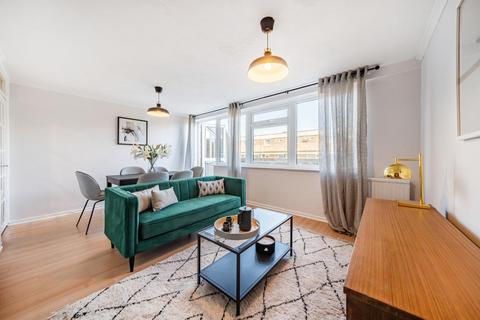 11 Lydney Close, London, SW19 6JN