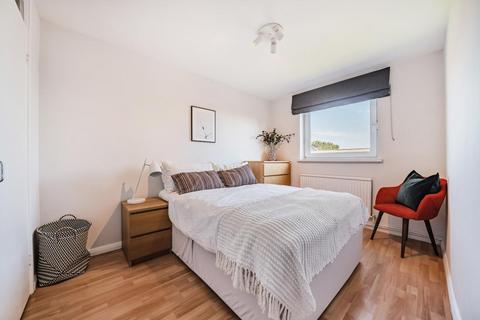 11 Lydney Close, London, SW19 6JN