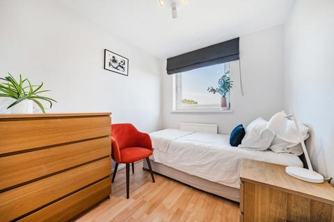 11 Lydney Close, London, SW19 6JN