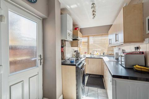 4 bedroom end of terrace house for sale, Grovehall Road, Bushey