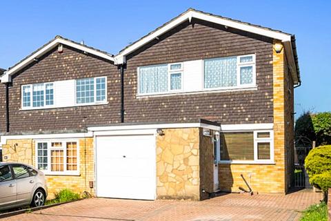 4 bedroom end of terrace house for sale, Grovehall Road, Bushey