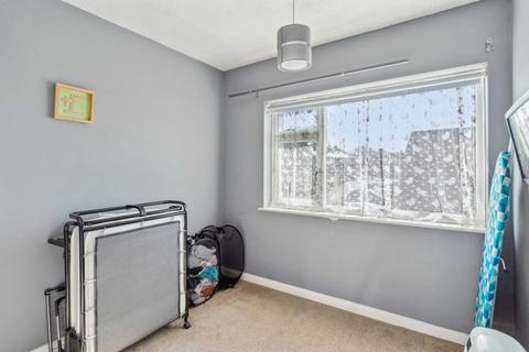 18 Grove Hall Road, Bushey, WD23 2EH