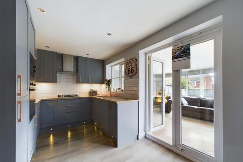 2 Worcester Close, St Helens, WA10 3XZ