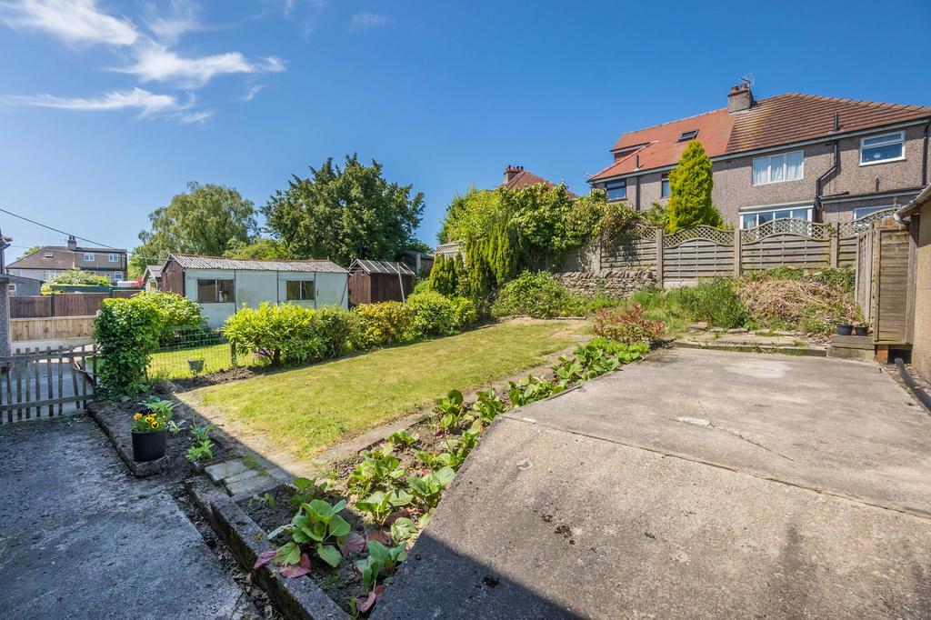 11 Shrewsbury Drive, Lancaster, LA1 4BA 3 bed semidetached house £