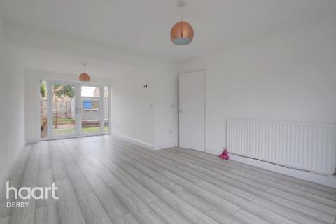 3 bedroom semi-detached house to rent, Tickham Avenue, Derby