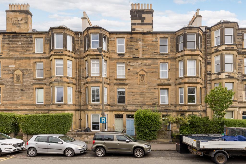 58/3 Ashley Terrace, Edinburgh, EH11 1RX 2 bed flat - £325,000