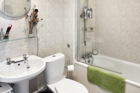 87 Whitton Road, Twickenham, TW1 1BZ