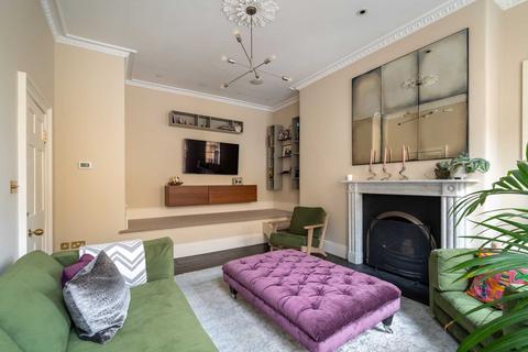 3 bedroom house to rent, Russell Street, Bath.