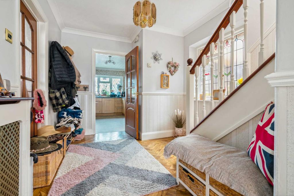 Wayside Avenue, Bushey Heath 3 bed semidetached house for sale £735,000