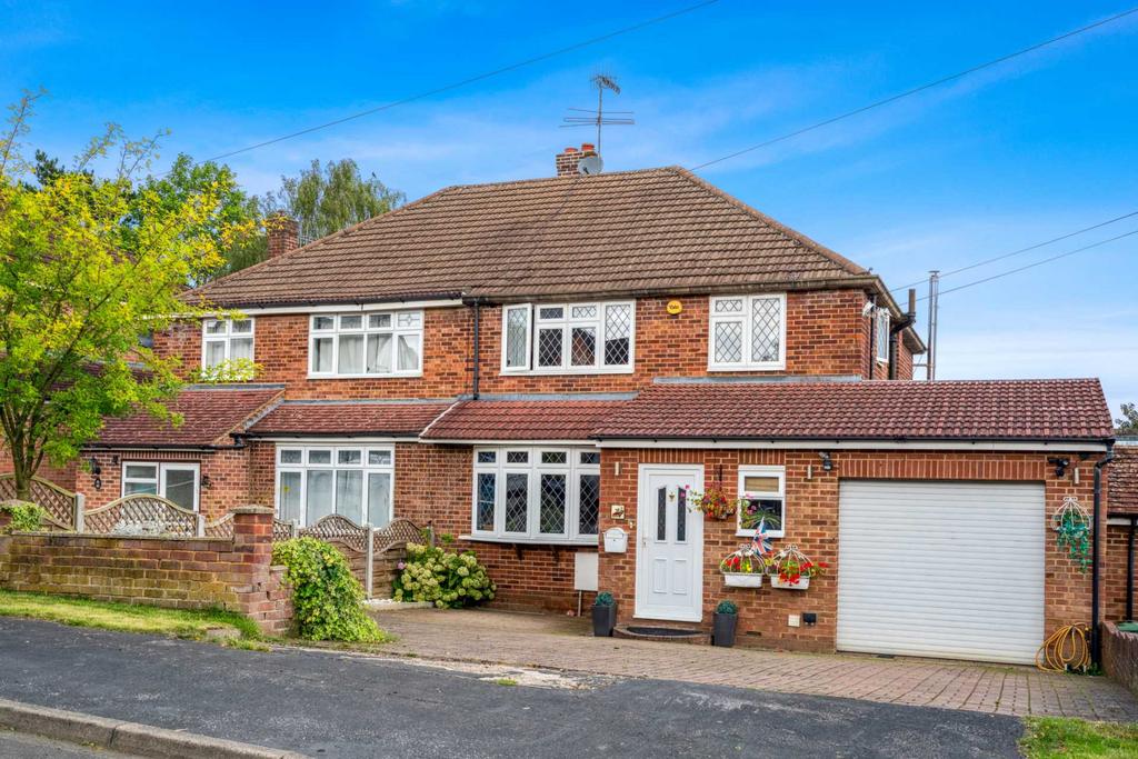 Wayside Avenue, Bushey Heath 3 bed semidetached house for sale £735,000