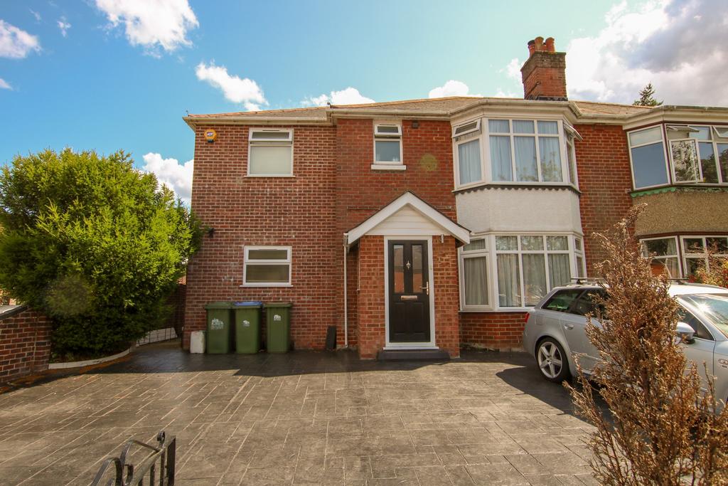 Bracken Lane, Shirley, Southampton 4 bed semidetached house for sale