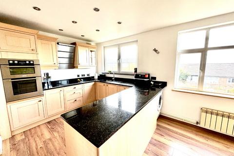 3 bedroom maisonette for sale, Shrewsbury Lane, Shooters Hill, London, SE18 3JJ