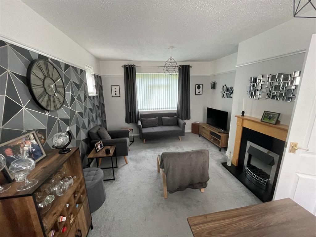 Waveney Way, Kings Heath, Northampton, Northamptonshire, NN5 7JX 2 bed