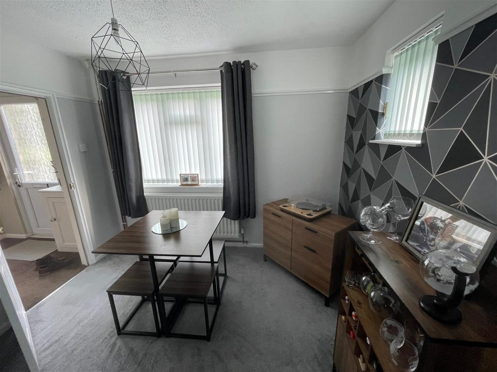 Waveney Way, Kings Heath, Northampton, Northamptonshire, NN5 7JX 2 bed