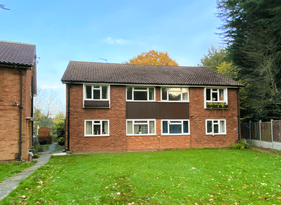 Hilda Vale Close, Orpington BR6 2 bed flat £345,000