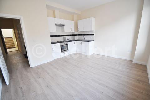 1 bedroom apartment to rent, Holloway Road, London, N7