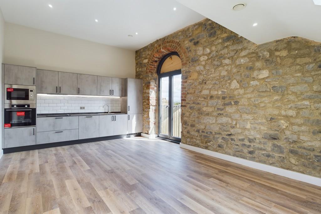 Flat 7, 3 John Street, Carnforth... 2 bed apartment £900 pcm (£208 pw)