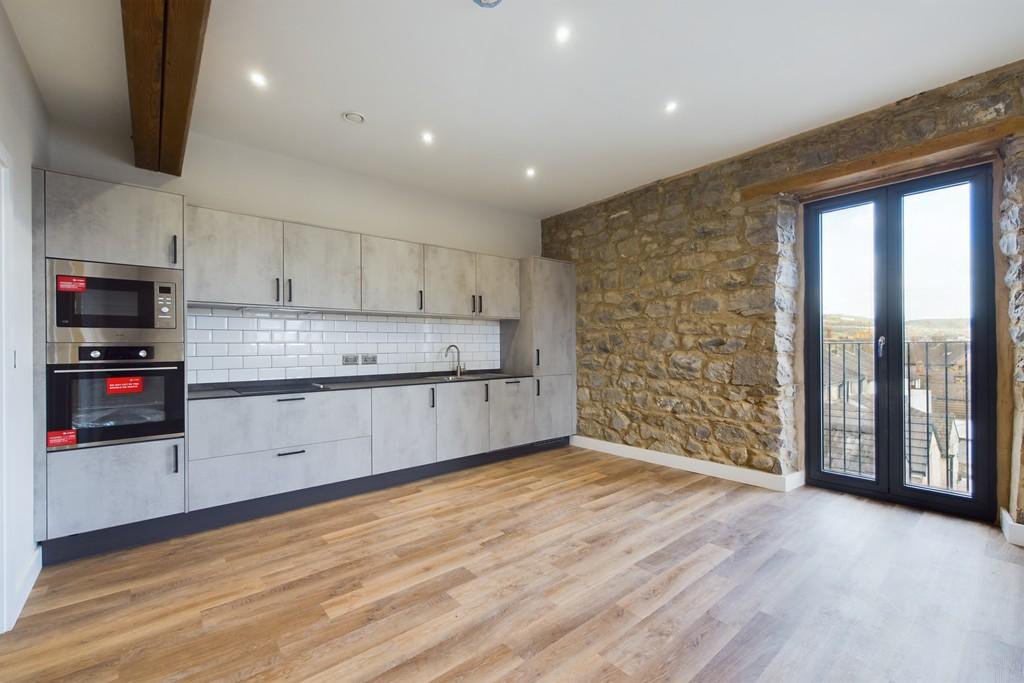 Flat 6, 3 John Street, Carnforth... 2 bed apartment £850 pcm (£196 pw)