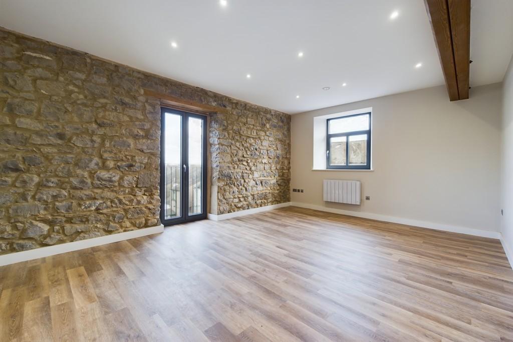 Flat 6, 3 John Street, Carnforth... 2 bed apartment £850 pcm (£196 pw)
