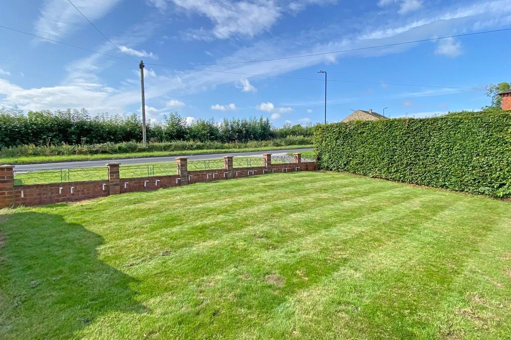 Forest Moor Road, Knaresborough 2 bed detached bungalow for sale £375,000