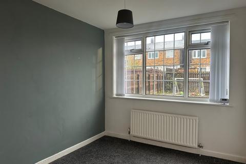 3 bedroom end of terrace house to rent, Baltimore Avenue, Town End Farm