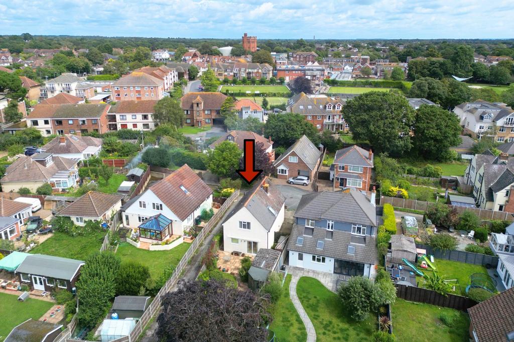 Peckham Avenue, New Milton... 3 bed detached house for sale £375,000