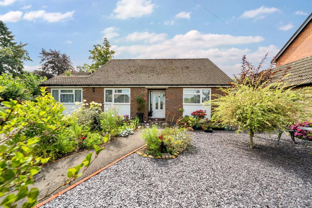 New Road, Rotherfield 3 bed detached bungalow for sale £675,000