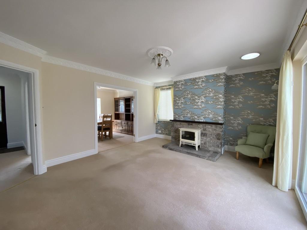 Main Street, Burton, Carnforth 3 bed detached bungalow £1,200 pcm (£277 pw)